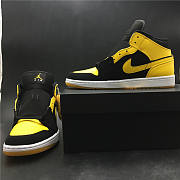 Air Jordan 1 Retro Mid New Love (2017) 554724-035 - 5