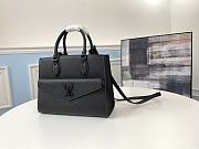 Louis Vuitton Lockme Tote M55845 27.5 x 22 x 12 CM - 3