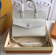 Louis Vuitton Lockme Tote M55846 34.5 x 28 x 12 CM - 1