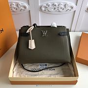 Louis Vuitton Lockme Day M53730 31x 24 x 16 CM - 1