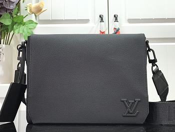 Louis Vuitton Aerogram Messenger M57080 28x24x10 CM