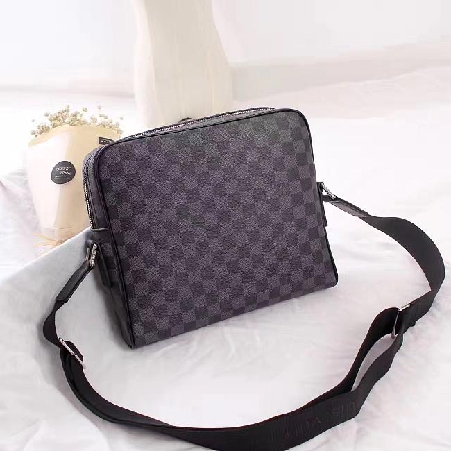 Louis Vuitton Dayton N41408 30x25x7 CM - 1