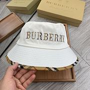 Burberry White hat - 6