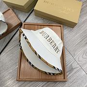 Burberry White hat - 2