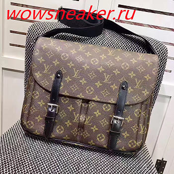 Louis Vuitton Chrisrtopher M41643 33x28x8 CM