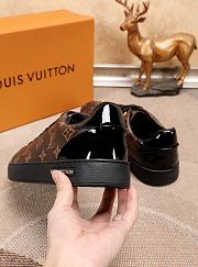 Louis Vuitton Low Premium LV Logo - 2