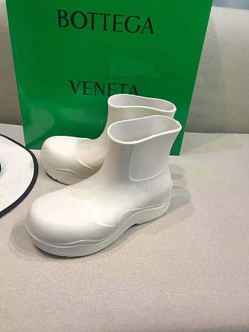 Bottega Veneta Sea Salt Puddle Boots 640045V00P09031