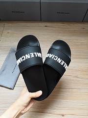 Balenciaga Black & White Rubber Logo Pool Slides 211342M234050 - 3