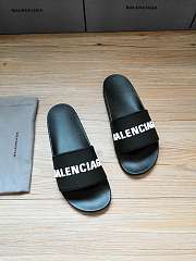 Balenciaga Black & White Rubber Logo Pool Slides 211342M234050 - 2