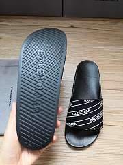 BALENCIAGA LOGO POOL SLIDES IN GRAIN RUBBER - 3