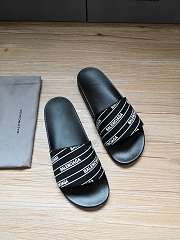 BALENCIAGA LOGO POOL SLIDES IN GRAIN RUBBER - 5