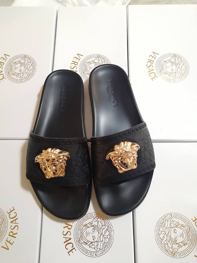 Versace Medusa Plaque Slides DSR262CNDGOM8 - 1