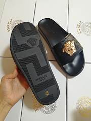 Versace Medusa Plaque Slides DSR262CNDGOM8 - 6