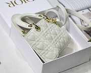 Dior Lady Mini White M6009 Size 12 x 10 x 5 cm - 3