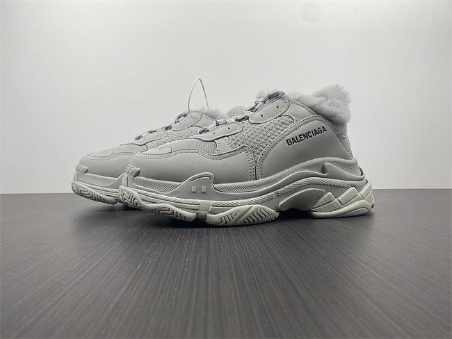 Balenciaga Triple S Sneaker Fur Ligh Grey 668563 W3CQ5 1210 - 1