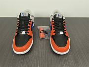 Nike Dunk Low EMB NBA 75th Anniversary Knicks DD3363-002 - 3