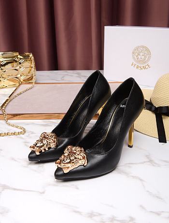 Versace La Medusa Attaching Leather Pumps Black