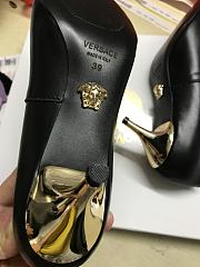 Versace La Medusa Attaching Leather Pumps Black - 6