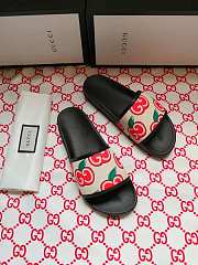 Gucci Black GG Apple Print Slides - 4