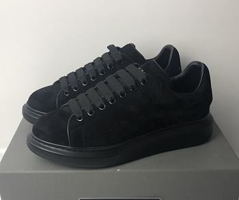 Alexander McQueen Oversized Black 553761WHGP01000