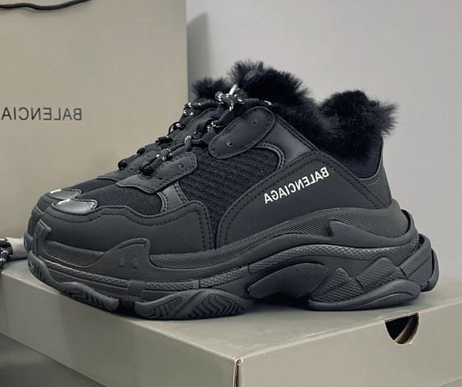 Balenciaga Triple S Sneaker Fur Material Black 668563 W3CQ5 1000 - 1