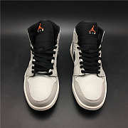 Air Jordan 1 Mid SE Light Bone 852542-002 - 3