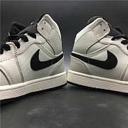 Air Jordan 1 Mid SE Light Bone 852542-002 - 4