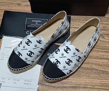 Chanel Slip On Sneakers White CG Icon