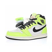 Air Jordan 1 Retro High OG Visionaire 555088-702 - 4