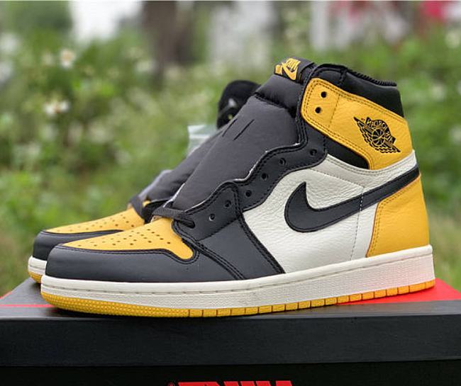 Air Jordan 1 High OG Air Jordan 1 Mid Yellow Toe Black 852542-071 - 1