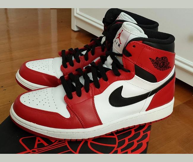 Air Jordan 1 Retro Chicago 555088-101 - 1