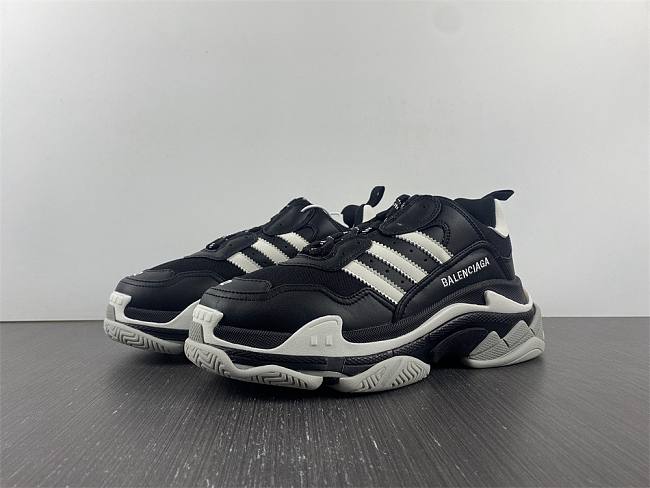 Balenciaga Paris Triple S Black White - 1