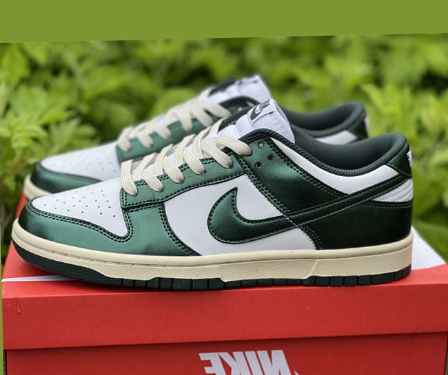 Nike Dunk Low Vintage Green DQ8580-100 - 1