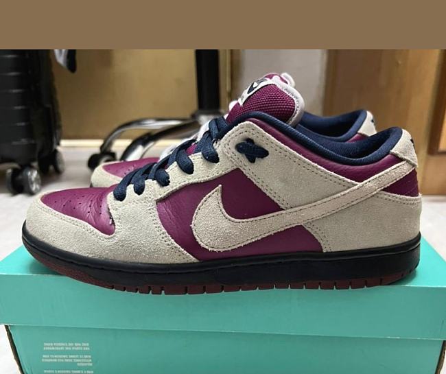 Nike SB Dunk Low Atmosphere Grey True Berry BQ6817-001 - 1