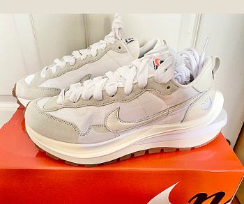 Nike Vaporwaffle Sacai Sail Gum DD1875-100