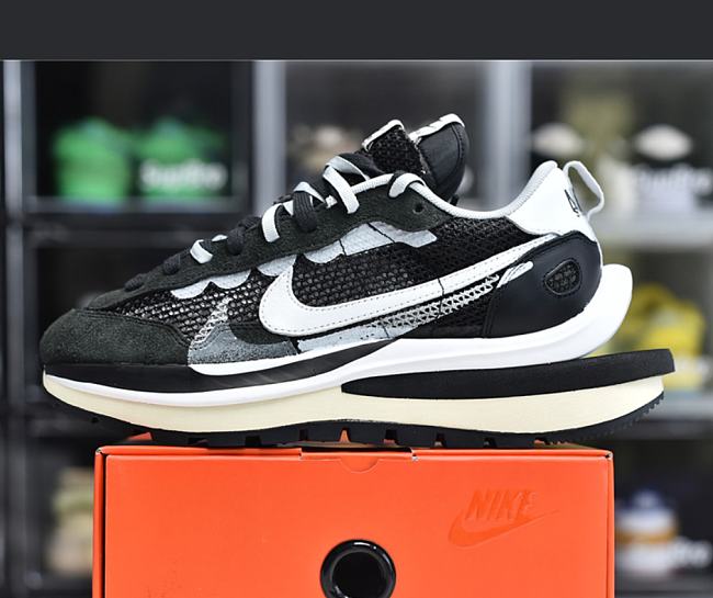 Nike Vaporwaffle Sacai Black White CV1363-001 - 1