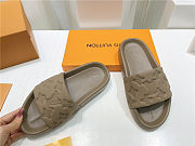 Louis Vuitton Waterfront Mule Beige - 5