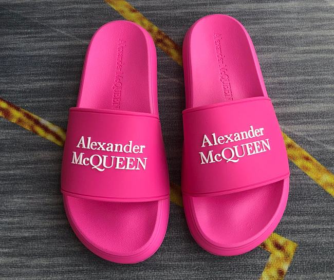 Alexander McQueen Logo Pool Slides Pink - 1