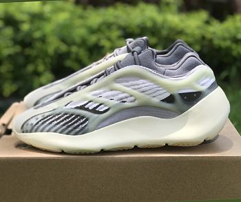 Adidas Yeezy 700 V3 Fade Salt ID1674