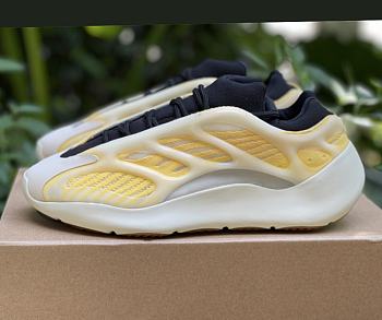 Adidas Yeezy 700 V3 Mono Safflower HP5425