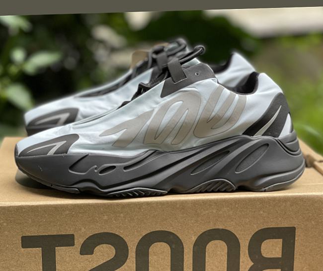 Adidas Yeezy Boost 700 MNVN Blue Tint GZ0711 - 1