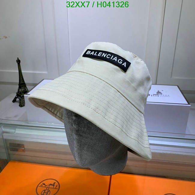 Balenciaga Bucket Hat in White - 1